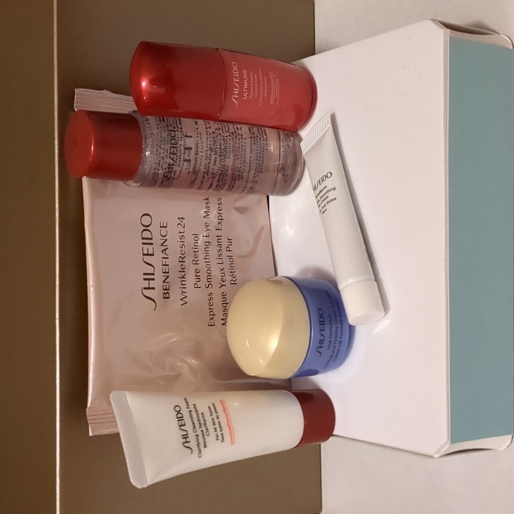 Shiseido 6pc gift set cream cleanser serum
